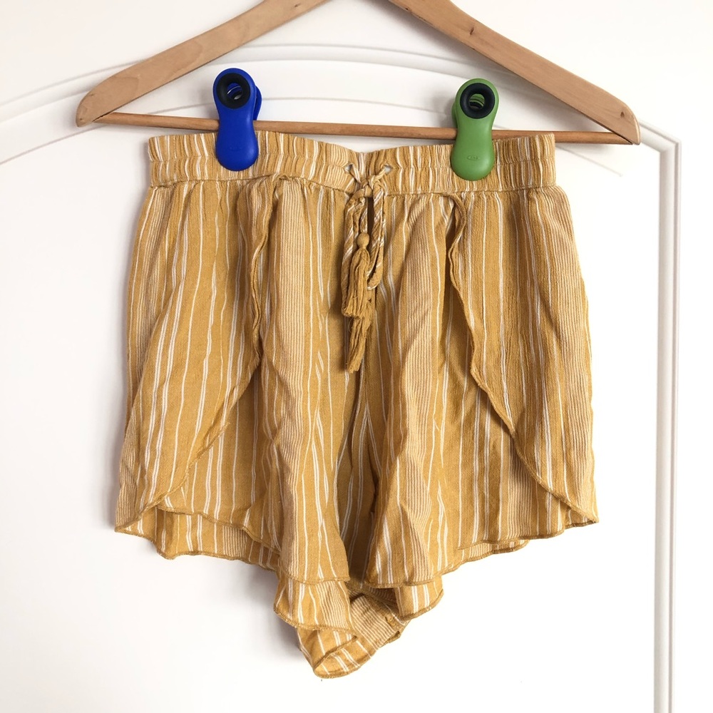 American Eagle Flowy Shorts